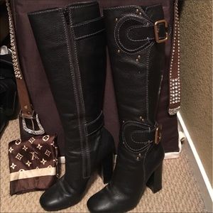 Type Z leather high heeled boots