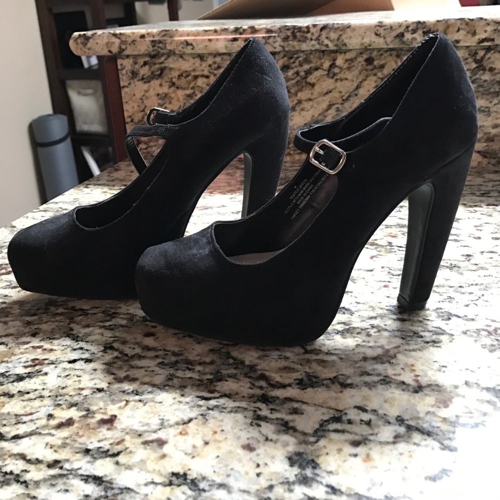 BRAND NEW Mossimo heals