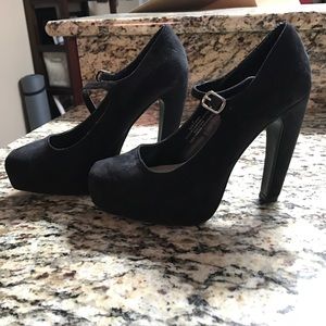 BRAND NEW Mossimo heals