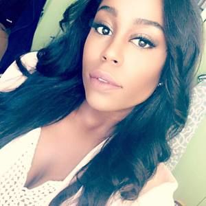 Meet your Posher, Alexis