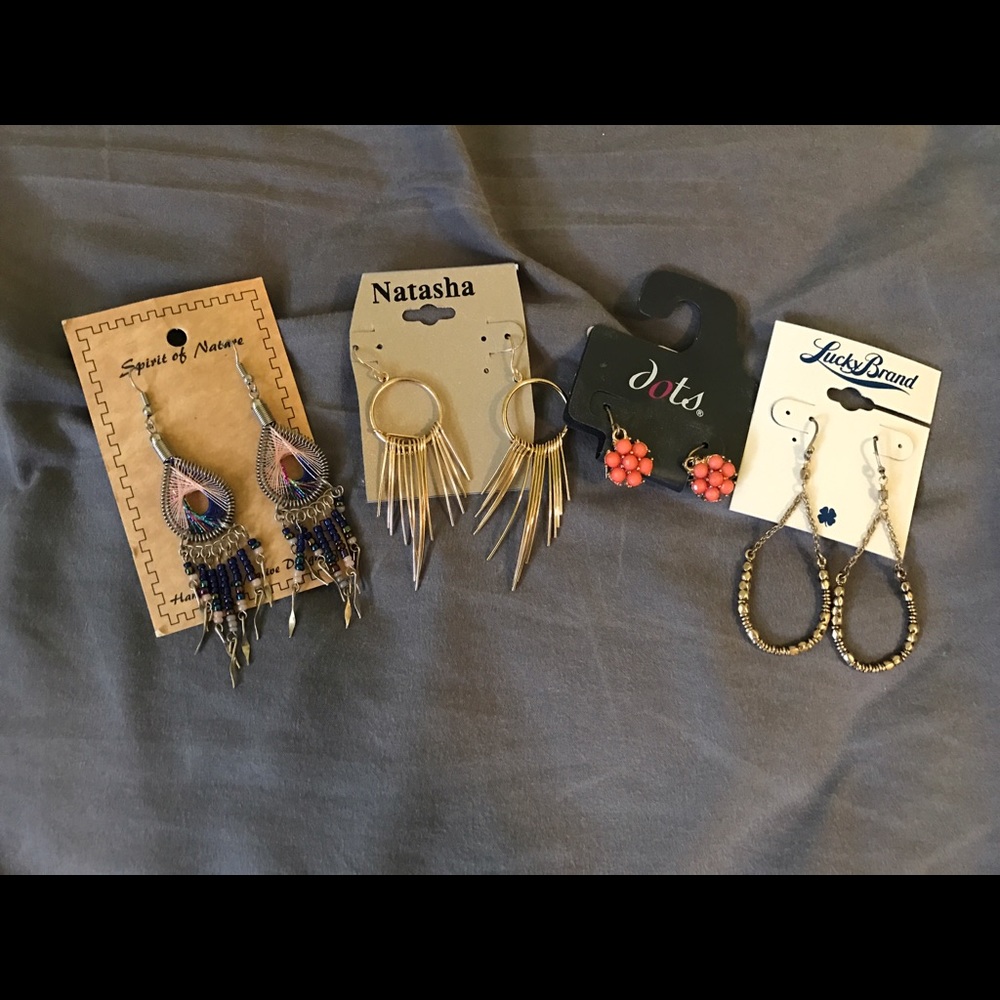 New with tags Earring bundle