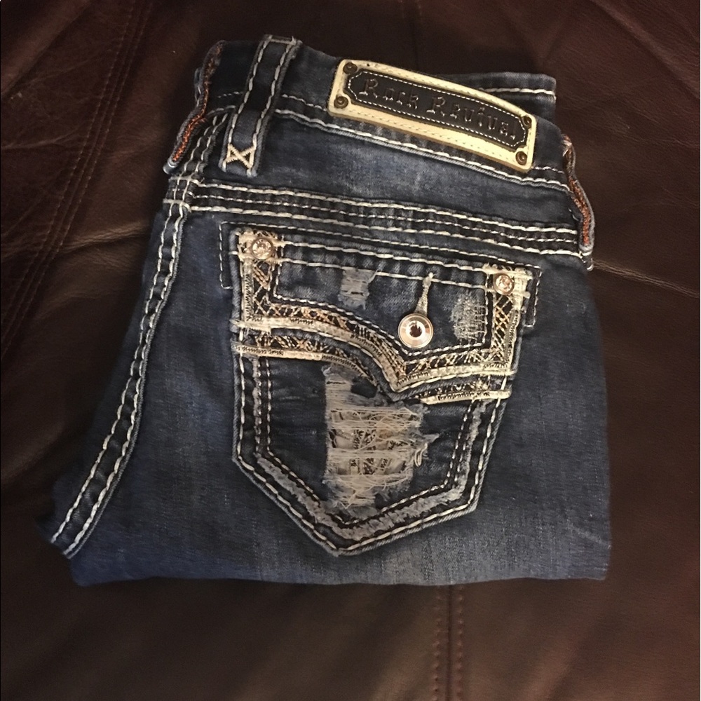 🛑Sold On MERC🛑Rock Revival Jeans!