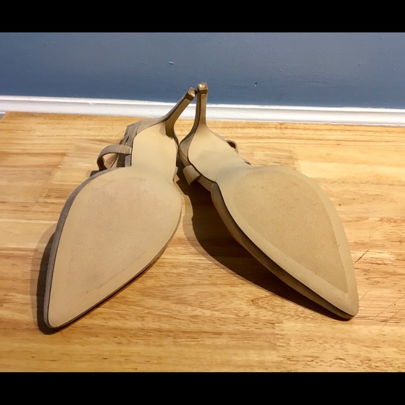 Fabulous Faux Suede Heels!! NWOT! Cool Cream🌺💐🌻 - Picture 3 of 6