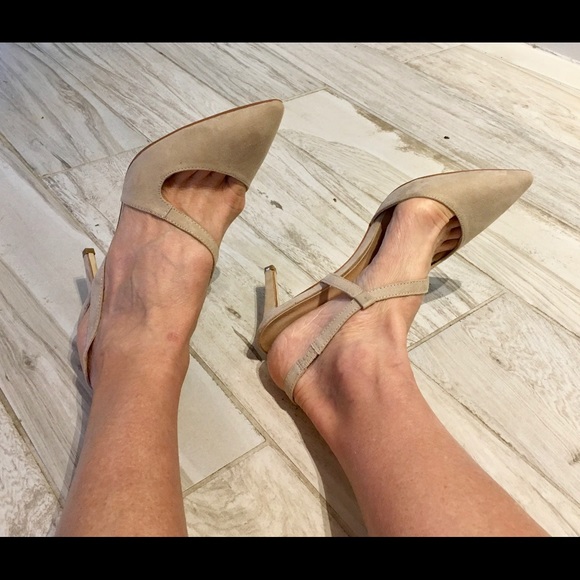 Fabulous Faux Suede Heels!! NWOT! Cool Cream🌺💐🌻 - Picture 4 of 6