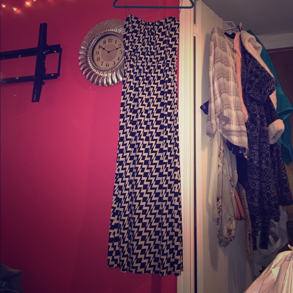 Zig zag maxi dress ✨ - Picture 1 of 5
