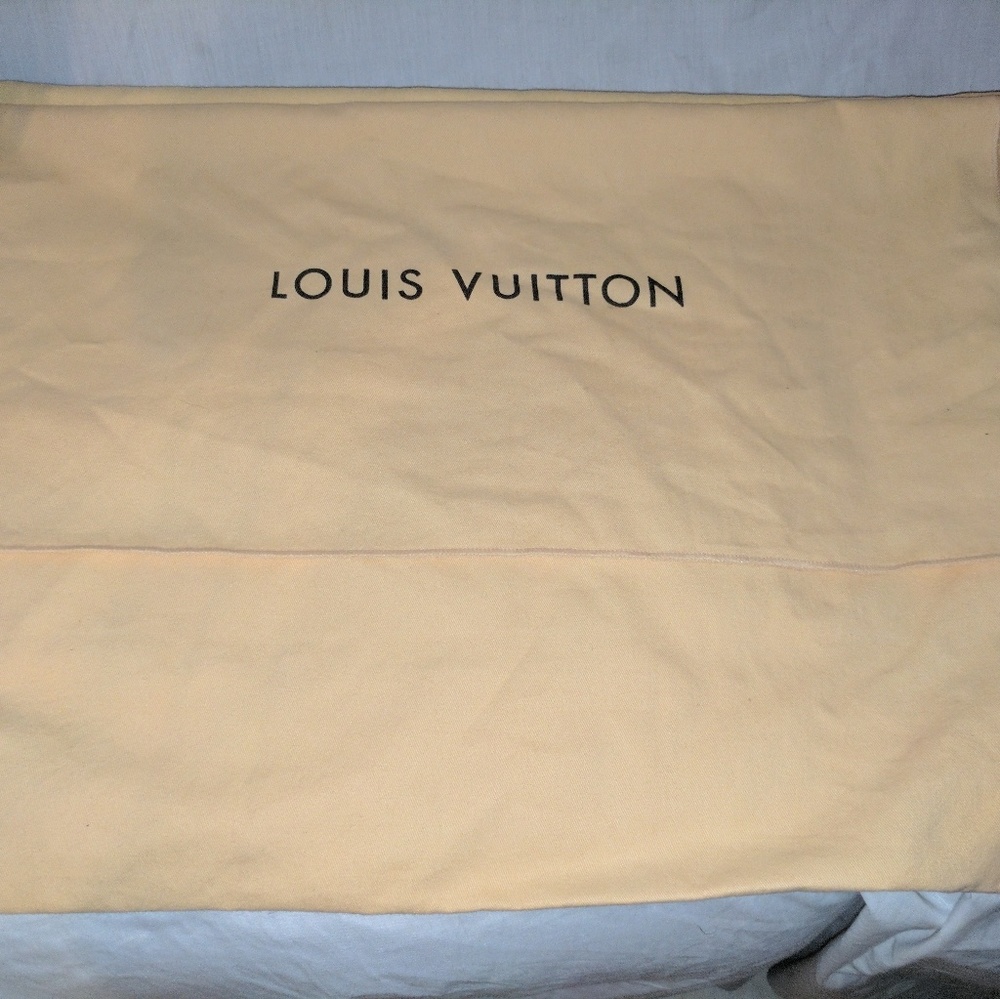 Large Louis vuitton dustbag. Lv