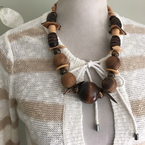Jewelry - WOODEN NECKLACE