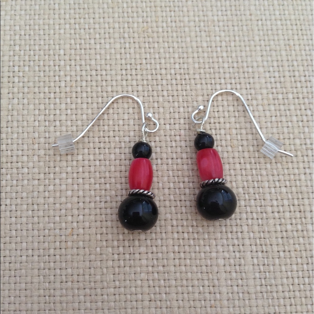 .925 silver hook coral & black onyx bead earrings