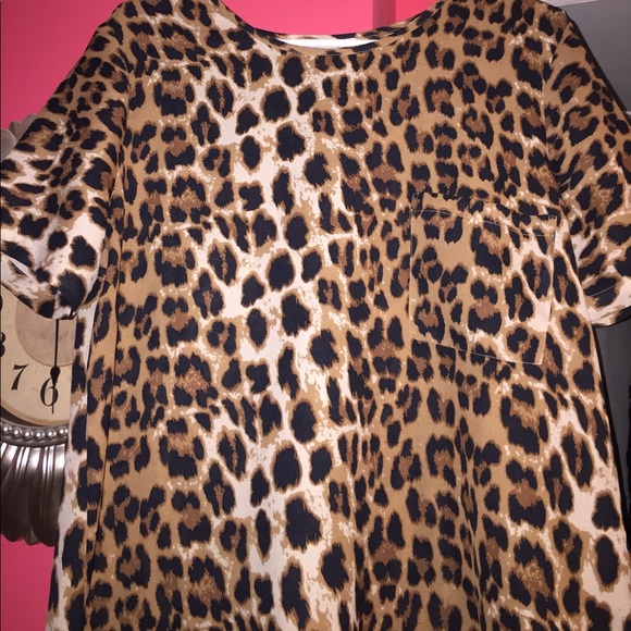 Cheetah print blouse ✨ - Picture 2 of 6