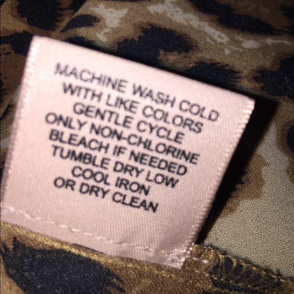 Cheetah print blouse ✨ - Picture 5 of 6