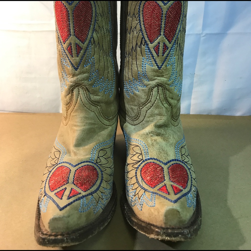 Corral Boots Antique Hearts Peace Sign Wings