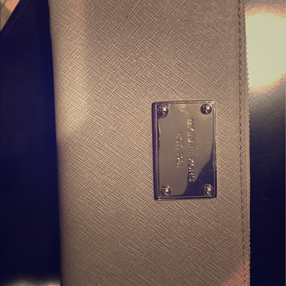 Michael Kors Wristlet/Wallet