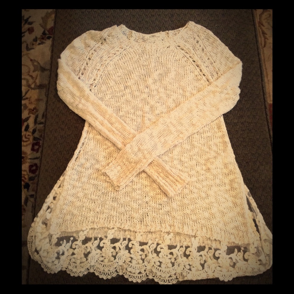 Lace Trimmed Sweater!! ❤️
