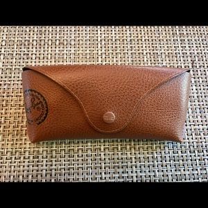 🙋🏻✨ RayBan Sunglass Case.