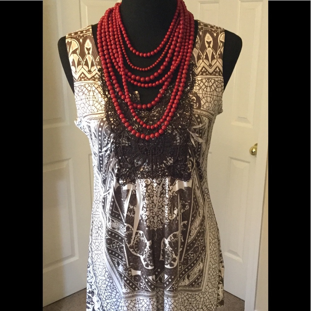 Printed Black & White Sleeveless Top