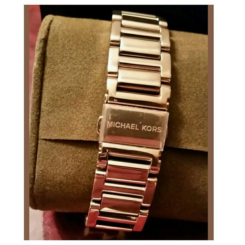 NWT Michael Kors rose gold Crystal ladies watch - Picture 4 of 5