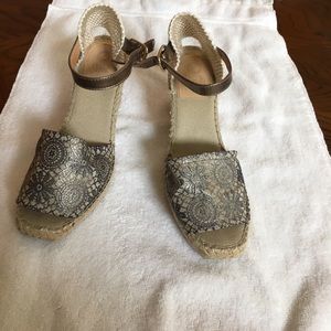 women's wedge espadrilles with enbroidered flowers