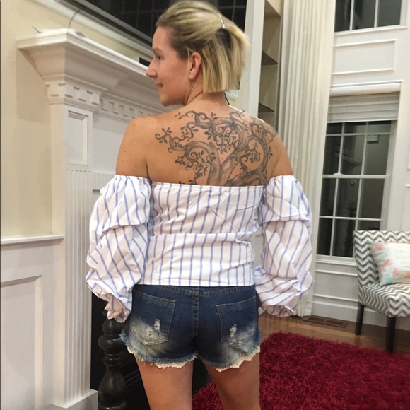 Puffy sleeve off shoulder blue/white striped top - Picture 4 of 5