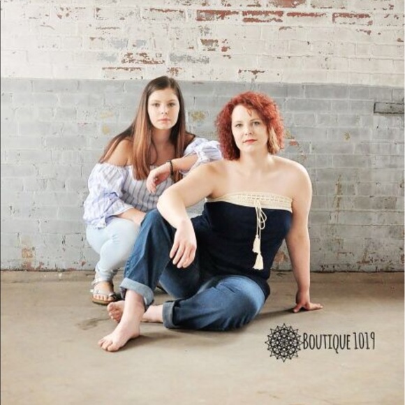 Puffy sleeve off shoulder blue/white striped top - Picture 2 of 5