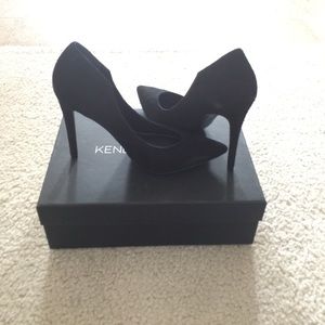 Kendall + Kylie black suede pumps!