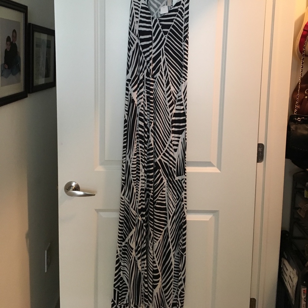 Long sun dress in black and white print