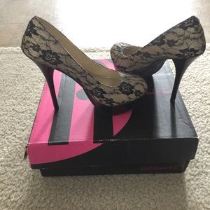 Michael Antonio lace black and cream heels.