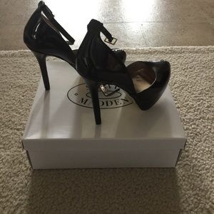 Steven Madden ankle tie black patent leather pumps