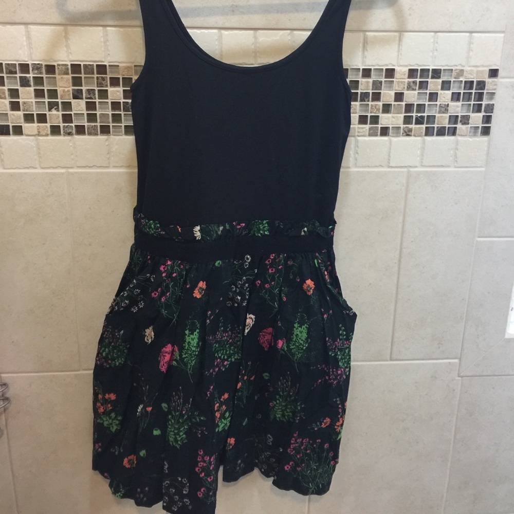 Pocket floral patterned sun dress