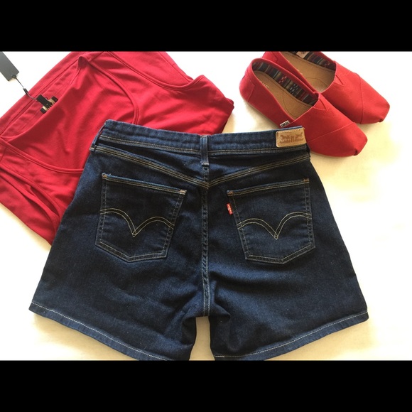 Levi's jean shorts - Picture 2 of 3