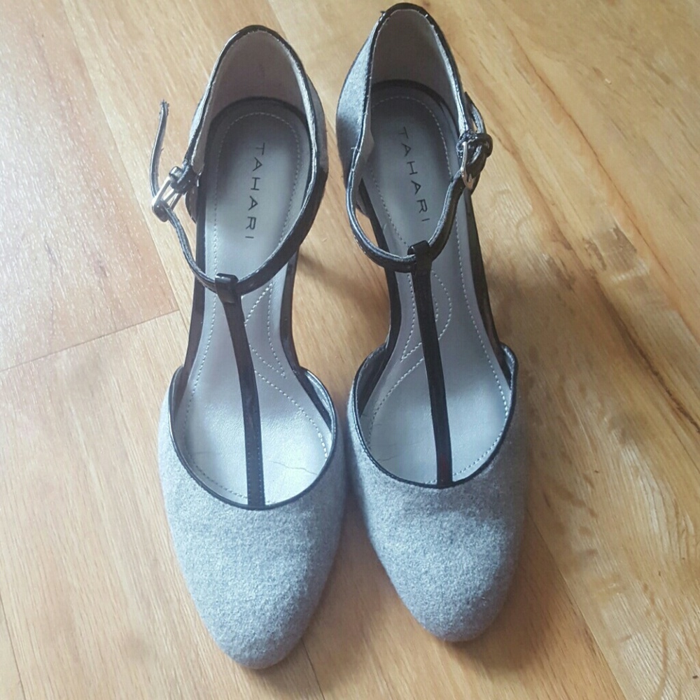Tahari Tina shoe