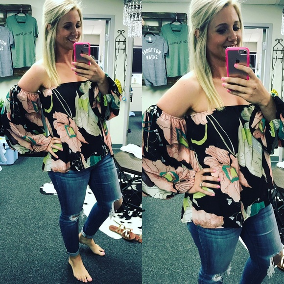 SALENWT Beautiful Bold Floral Print Off Shoulder - Picture 2 of 8