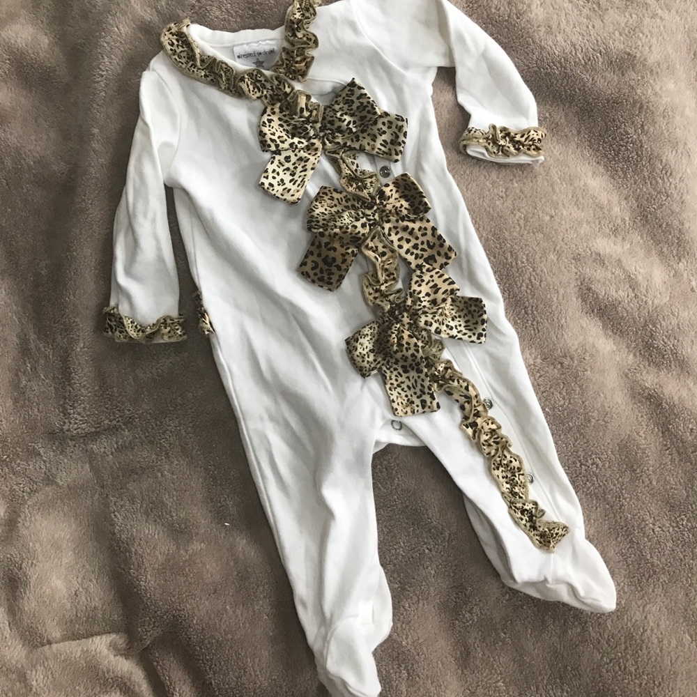 🐾🐯Leopard print onesie🐯🐾