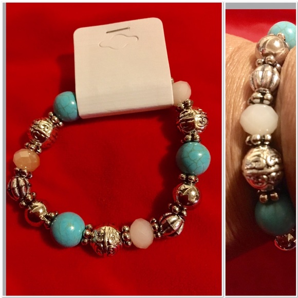 Mother’s Day is coming. 2 Ladies Bracelets. - Picture 2 of 4