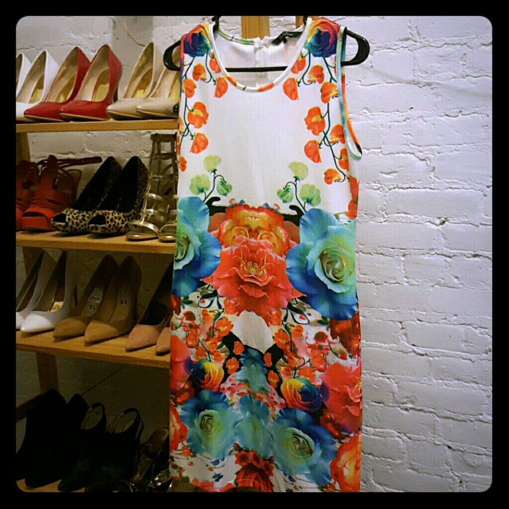 Stunning Vivid Floral Dress New w/o tags