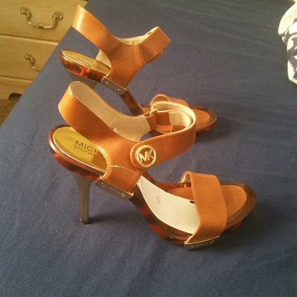 Used, but in good condition Michael kors sandals - Picture 1 of 4