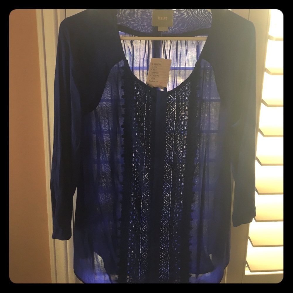 Gorgeous Anthropologie blue top with lace detail