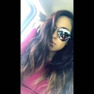 Meet your Posher, Daniela