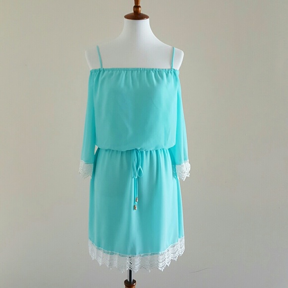 Jodi Kristopher Dresses & Skirts - Jodi Kristopher Light Blue Dress w/Lace Trim