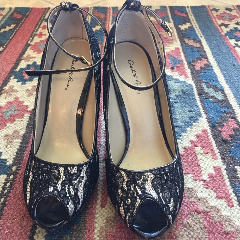Lacy peep toe heels 👠 Only worn a few times.