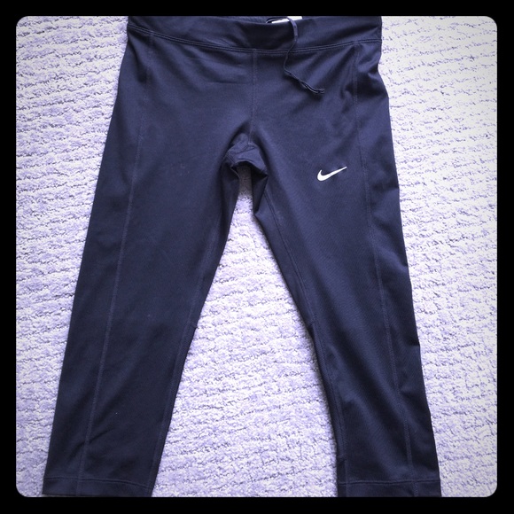 Nike Women's Dri-Fit Capris Size XS - Picture 1 of 4