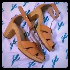 Old navy tan clogs...perfect for spring/summer!