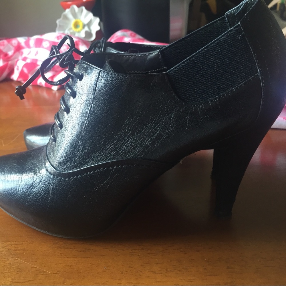 Super cute heeled oxfords! Me Too!