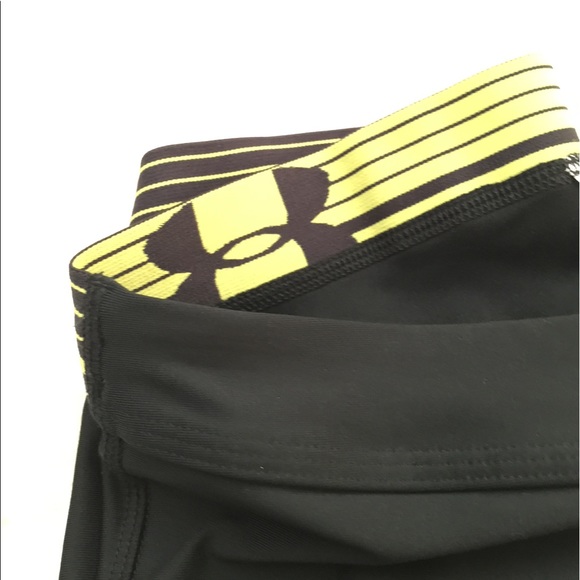 🕶Under Armour Workout Pants - Picture 3 of 5