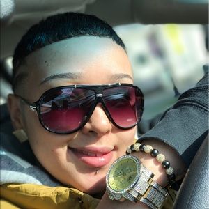 Meet your Posher, Angelina