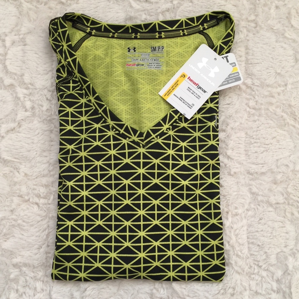 💯🆕Under Armour Fitted Workout Top