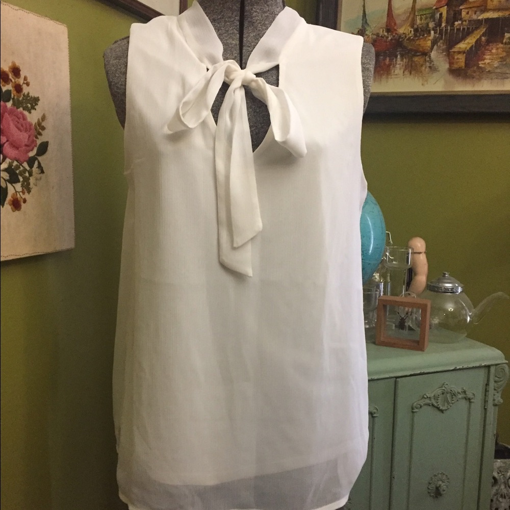 AB Studio - Sleeveless Blouse size large