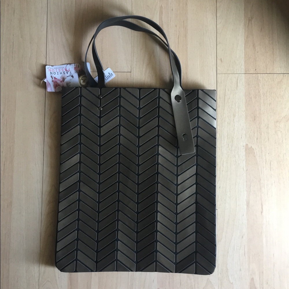 Jovanni SM Tote