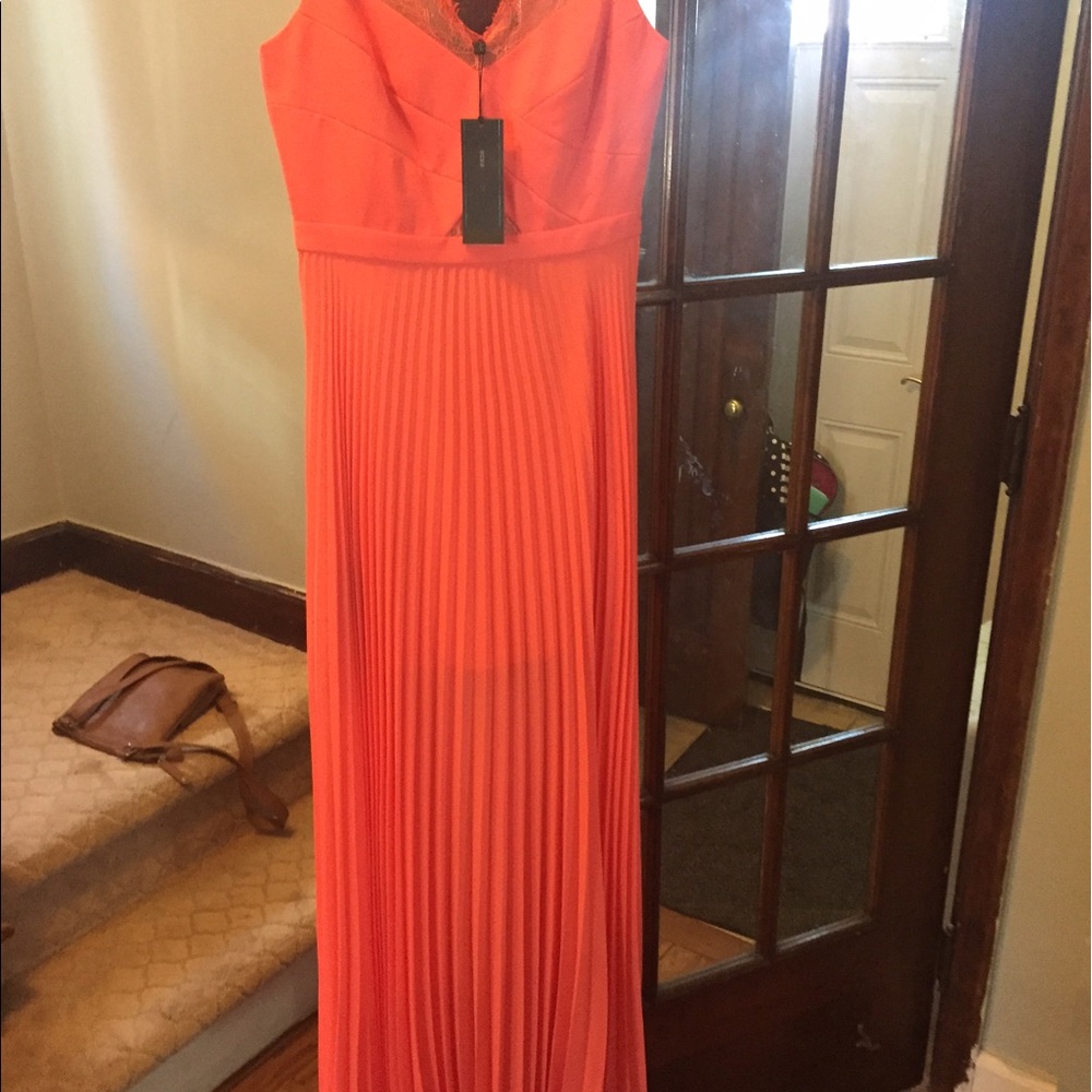 BCBG MADALENA DRESS SIZE 4 NWT