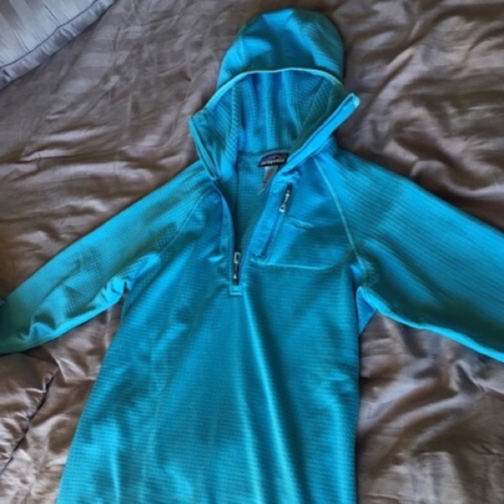 Women's Patagonia Fleece- R1 Hoody sweater