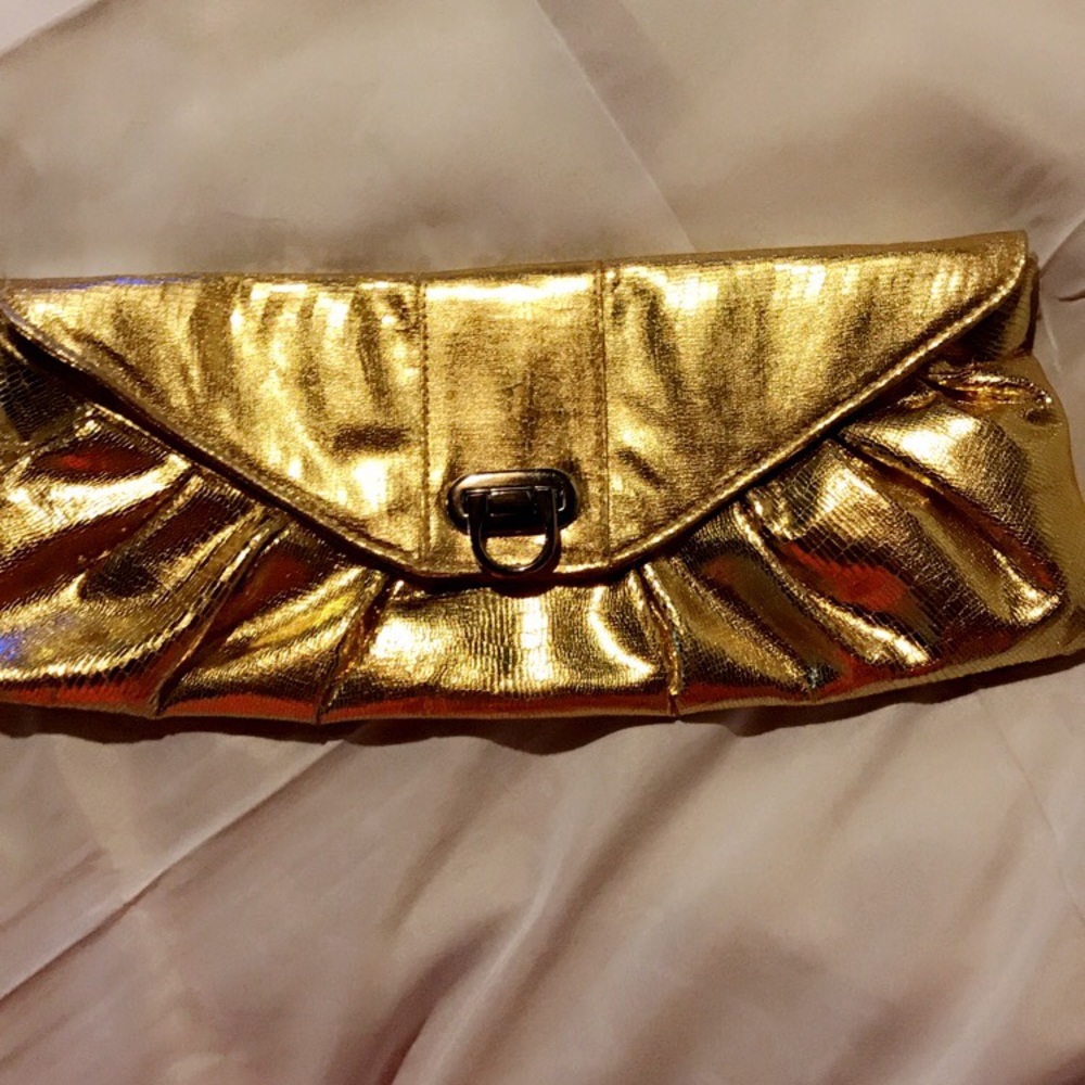 Gold clutch with chain link strap